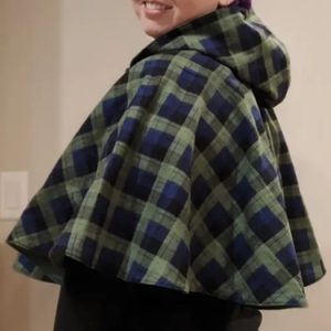 16 Crafty Capelet Sewing Patterns To Transform An Outfit