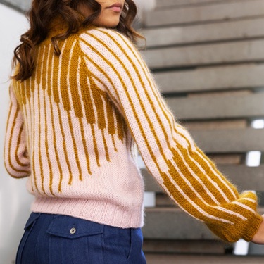 Knitting sweater 