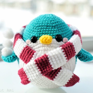 crochet penguins